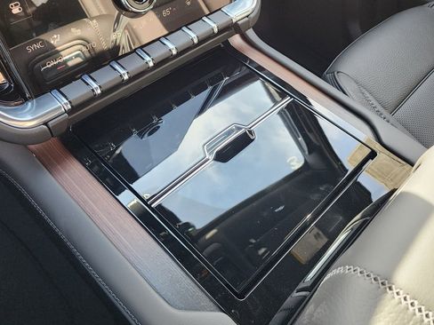 New 2026 GMC Yukon Denali w/ Denali Reserve Package image 35