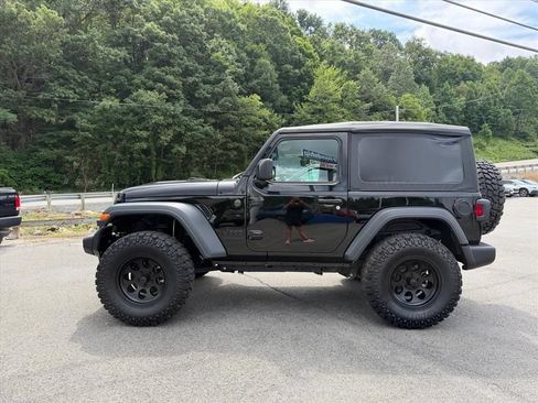 Used 2025 Jeep Wrangler Sport AWD/4WD image 4