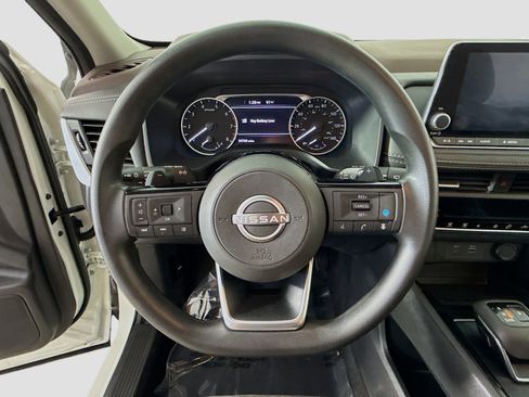 Used 2023 Nissan Rogue SV FWD image 13