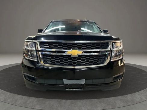 Used 2016 Chevrolet Suburban LT image 3