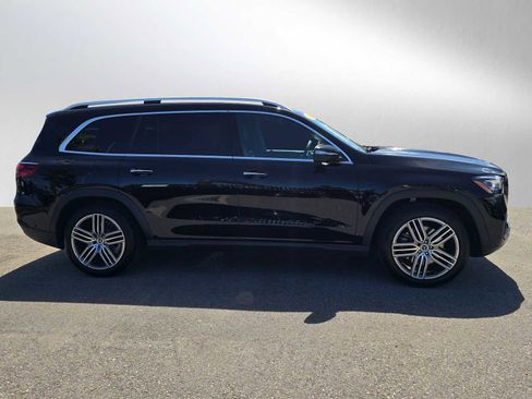 Used 2026 Mercedes-Benz GLS 450 4MATIC image 3