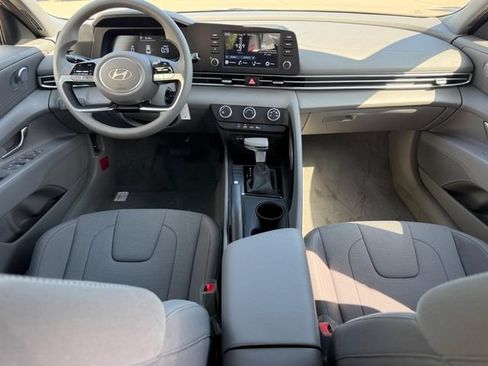 New 2026 Hyundai Elantra SE FWD image 6