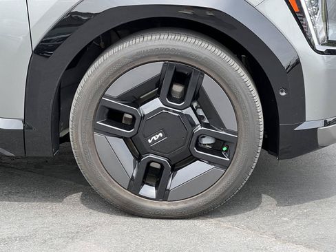 Used 2025 Kia EV9 GT-Line AWD/4WD image 16