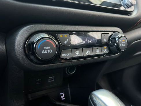 Used 2021 Nissan Kicks SR w/ SR Premium Package image 28