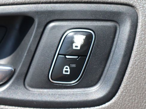 Used 2019 Ford Transit Connect XLT FWD image 18
