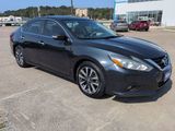 Used 2017 Nissan Altima 2.5 SL w/ Moonroof Package image 2