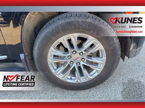 Used 2024 GMC Yukon SLT image 15