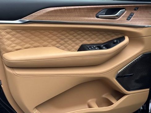 New 2026 Jeep Grand Cherokee Summit image 22