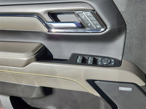 Used 2023 Chevrolet Silverado 1500 ZR2 w/ Technology Package image 9