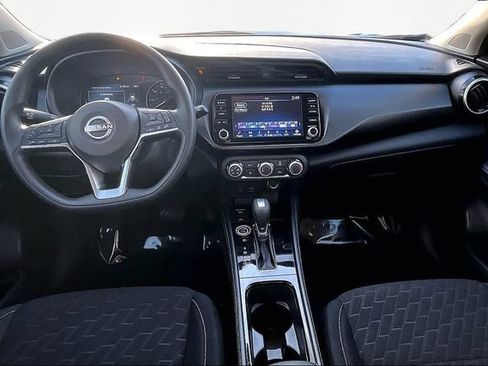 Used 2024 Nissan Kicks SV image 7