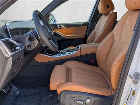 New 2026 BMW X5 xDrive50e w/ M Sport Package AWD/4WD image 3