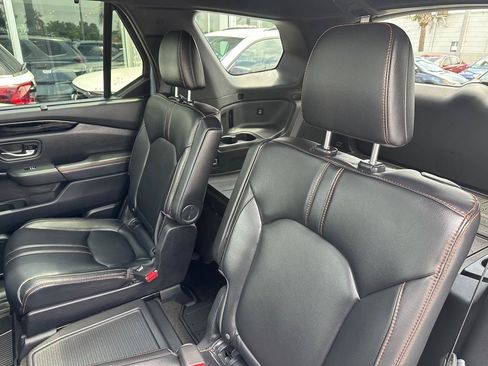 Used 2023 Honda Pilot TrailSport image 31