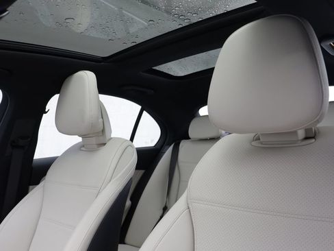 Used 2023 Mercedes-Benz C 300 4MATIC Sedan image 13