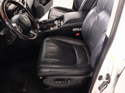 Used 2018 Lexus LX 570 4WD w/ Luxury Package image 12