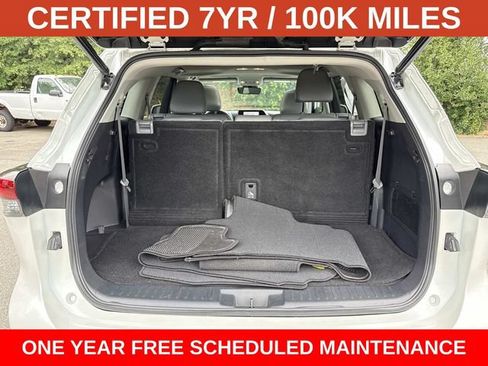 Used 2023 Toyota Highlander XLE FWD image 12