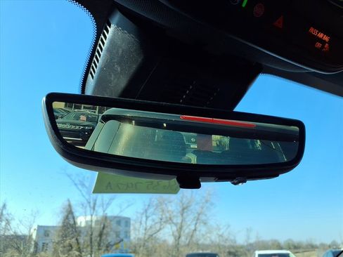 Used 2025 GMC Terrain Elevation w/ Technology Package II image 16