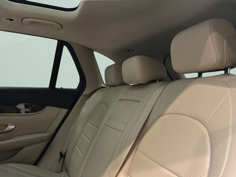 Used 2019 Mercedes-Benz GLC 300 4MATIC image 14