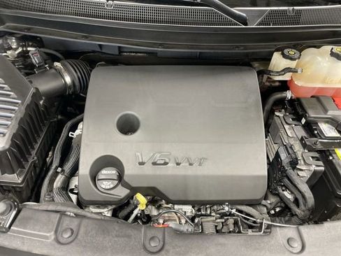 Used 2023 Chevrolet Traverse LS image 28