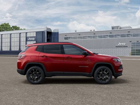 New 2026 Jeep Compass Latitude image 12