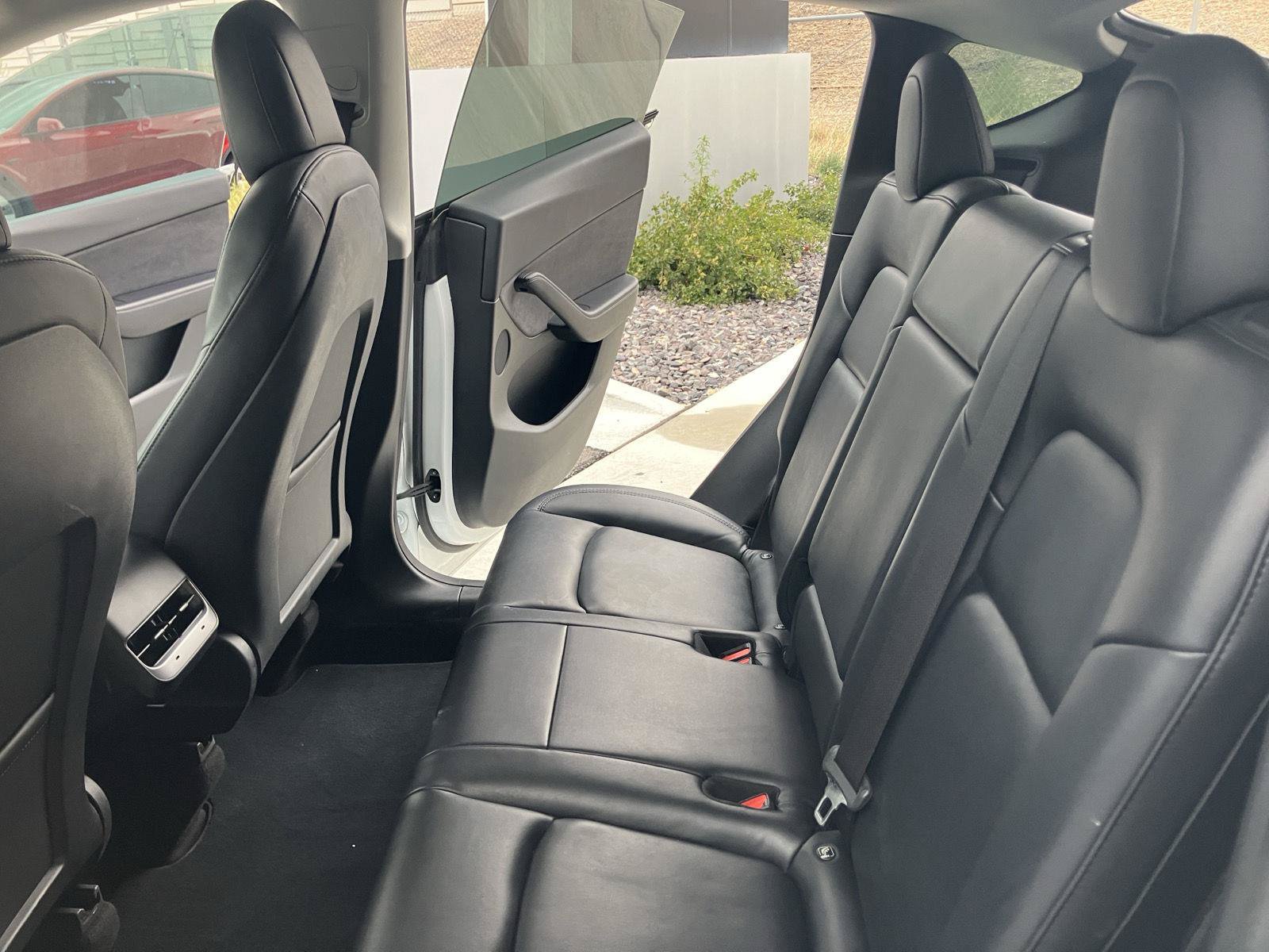 Used 2022 Tesla Model Y Long Range AWD/4WD image 16