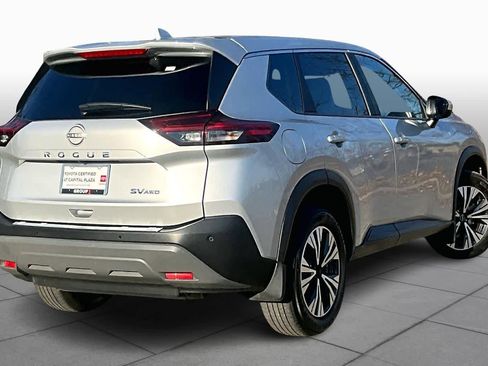 Used 2023 Nissan Rogue SV image 11