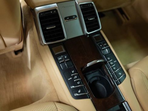 Used 2010 Porsche Panamera 4S image 13