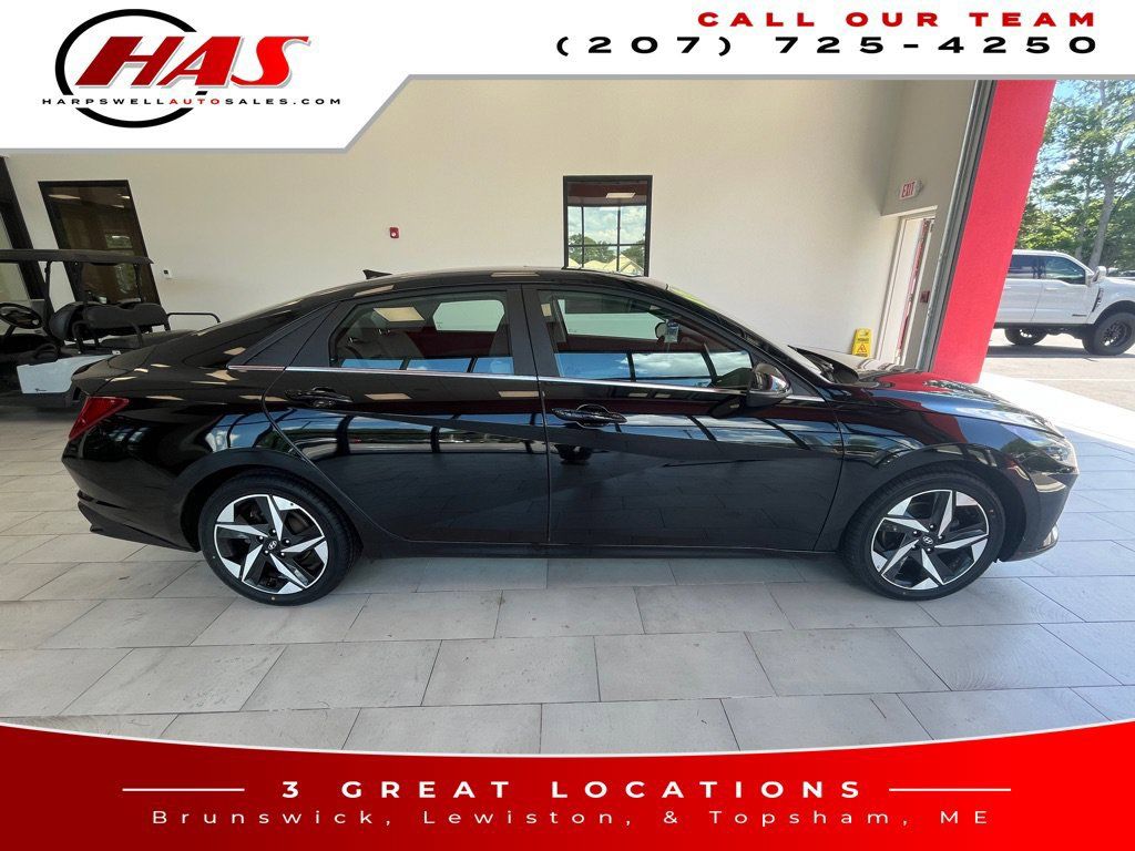 Used 2023 Hyundai Elantra Limited w/ Cargo Package FWD image 7
