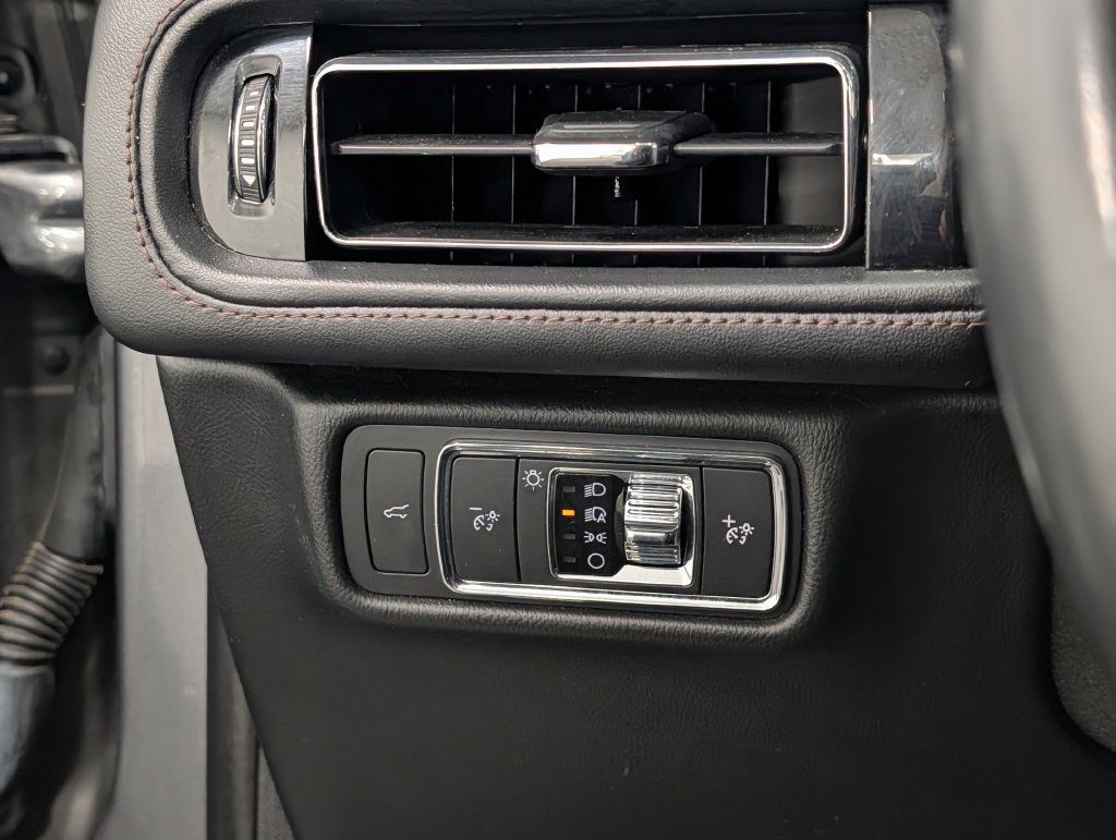 Used 2023 Lincoln Aviator Reserve w/ Equipment Group 201A AWD/4WD image 25