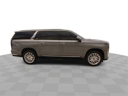 Used 2023 Cadillac Escalade ESV Luxury image 16