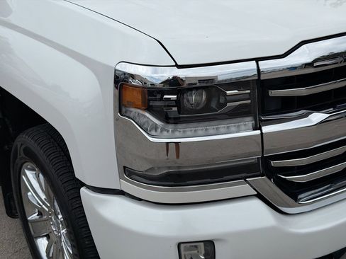 Used 2018 Chevrolet Silverado 1500 High Country AWD/4WD image 31