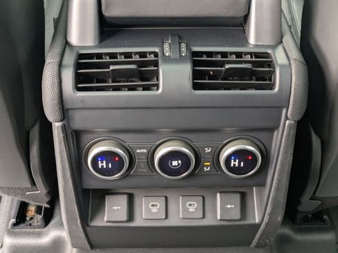 Certified 2022 Land Rover Defender 110 X-Dynamic HSE image 24