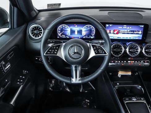 New 2026 Mercedes-Benz GLB 250 250 image 13