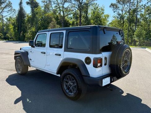 Used 2025 Jeep Wrangler Unlimited Sport AWD/4WD image 3