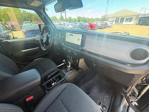 Used 2024 Jeep Wrangler Unlimited Sport AWD/4WD image 37