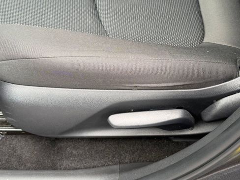 Used 2025 Toyota RAV4 LE AWD/4WD image 14