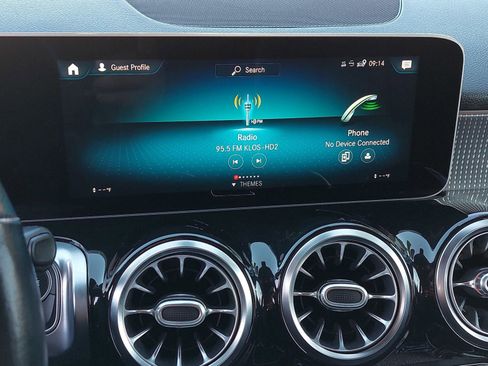 Used 2021 Mercedes-Benz GLB 250 GLB 250 image 21