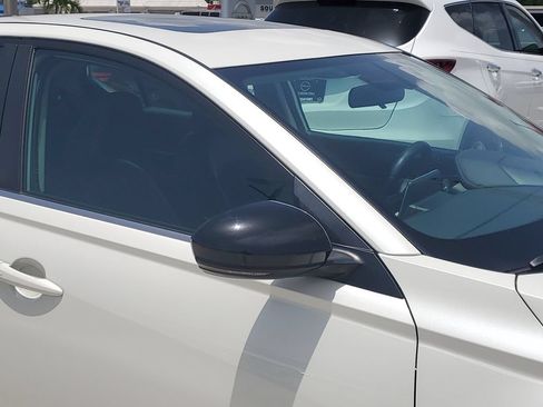 Used 2019 Nissan Altima 2.5 SR w/ SR Premium Package FWD image 11
