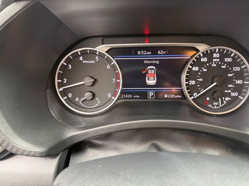 Used 2025 Nissan Sentra SV image 38