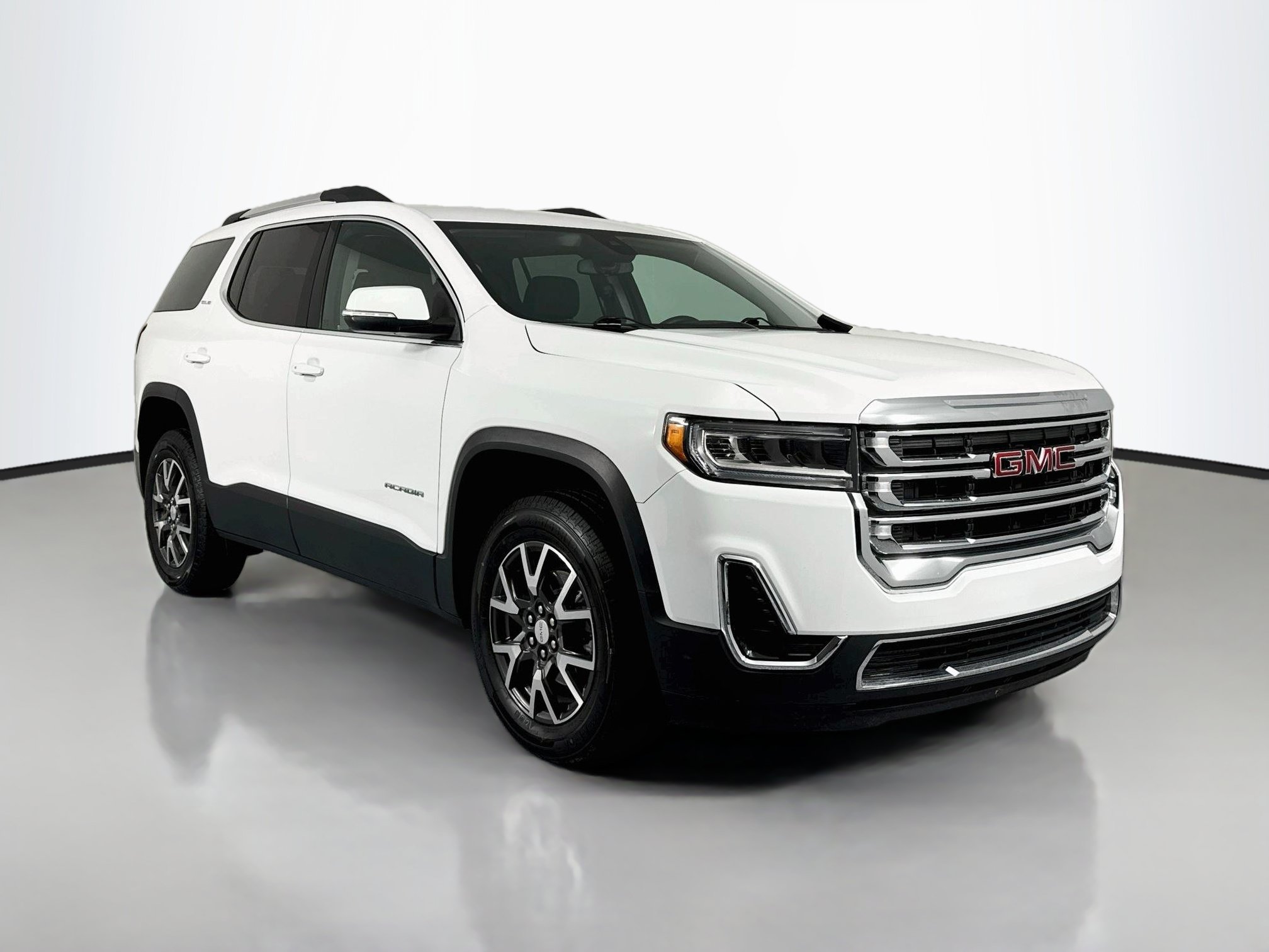 Used 2023 GMC Acadia SLE w/ Driver Convenience Package FWD image 3