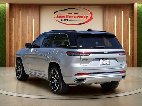 Used 2025 Jeep Grand Cherokee Summit AWD/4WD image 7