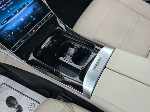 Used 2025 Mercedes-Benz C 300 Sedan image 23