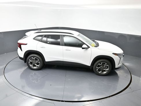 New 2025 Chevrolet Trax LT w/ Driver Confidence Package image 36