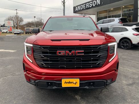 Used 2024 GMC Sierra 1500 Elevation image 2