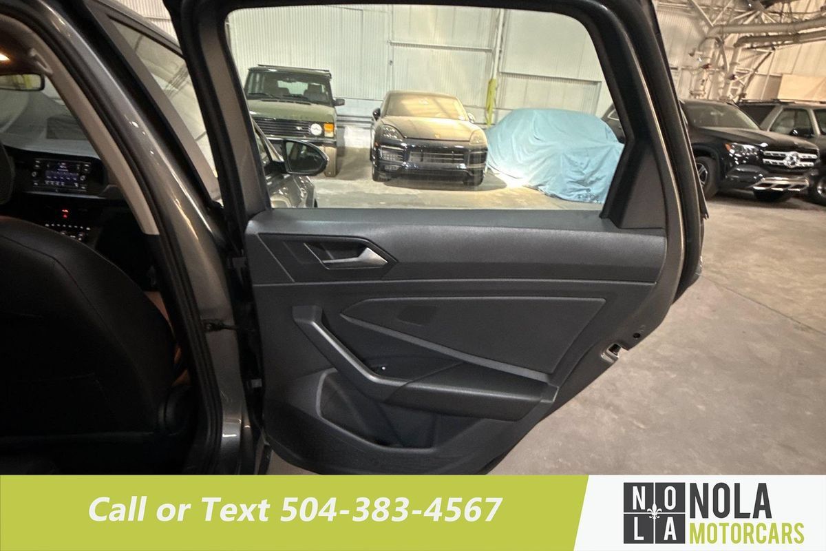 Used 2024 Volkswagen Jetta SE FWD image 26