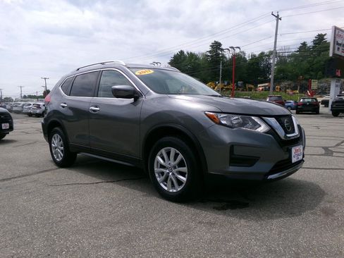 Used 2017 Nissan Rogue SV w/ SV Premium Package AWD/4WD image 6