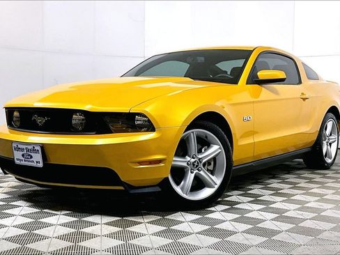Used 2011 Ford Mustang GT Premium w/ Security Pkg image 2