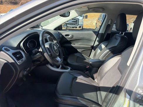 Used 2018 Jeep Compass Latitude w/ Popular Equipment Group image 12