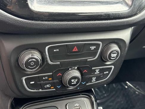 Used 2018 Jeep Compass Limited AWD/4WD image 20