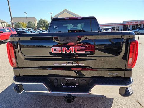 Used 2025 GMC Sierra 1500 SLT image 4