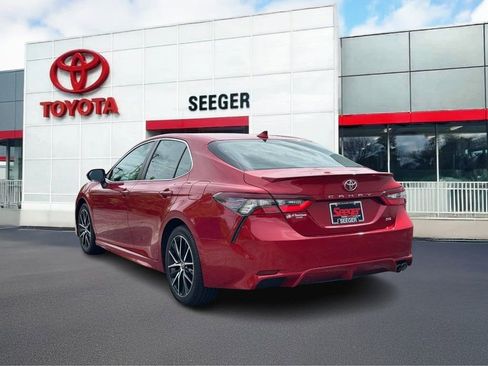 Used 2024 Toyota Camry SE FWD image 10